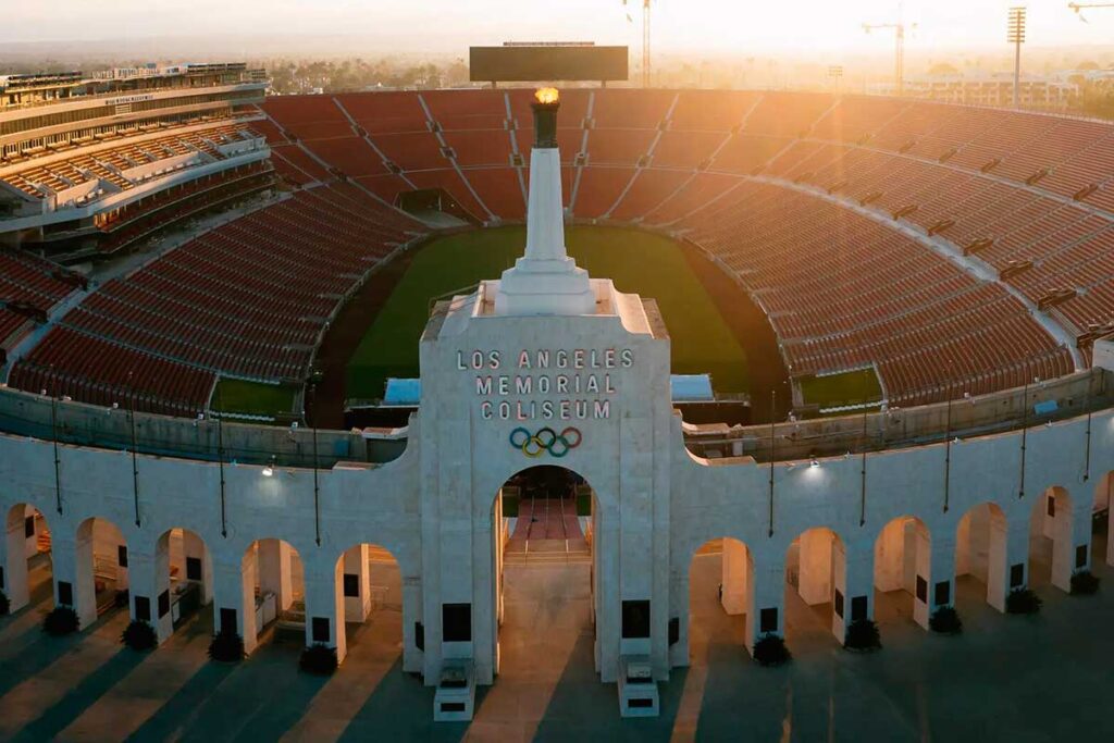 taxi a la memorial coliseum 2023