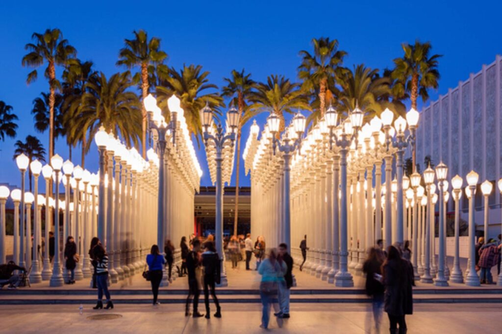 Museo del condado de Los Ángeles de noche